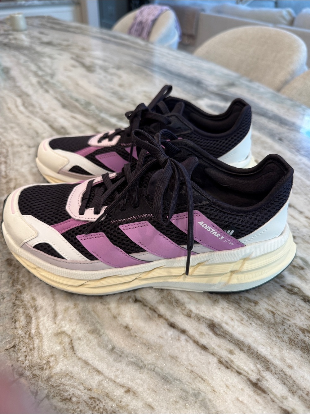 adidas’s Adistar 3 SPW Women’s 7.5